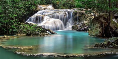  Das Erawan-Nationalpark: Ein Wasserfallparadies mit mystischen Schreinen!