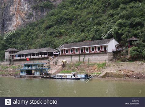  Der Bund der Drei Schluchten: Eine majestätische Flusskreuzfahrt durch die Geschichte