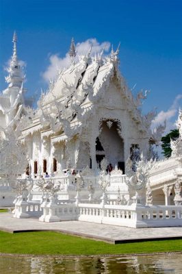 Der Wat Rong Khun – Ein Kristallpalast aus der Welt der Träume!