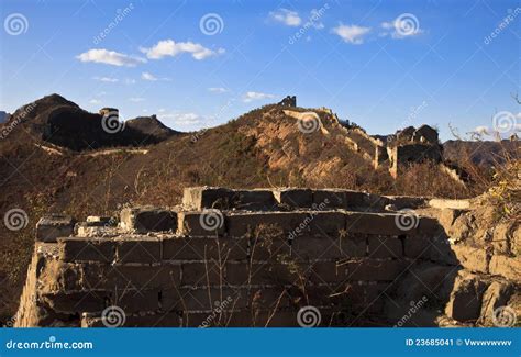  Die Große Mauer von Huainan: Ein mystisches Relikt der Vergangenheit und eine beeindruckende Aussicht auf die Stadt!