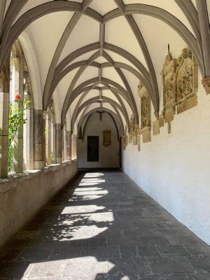 Der Xantener Dom – Ein architektonisches Juwel der Renaissance mit faszinierender Geschichte!